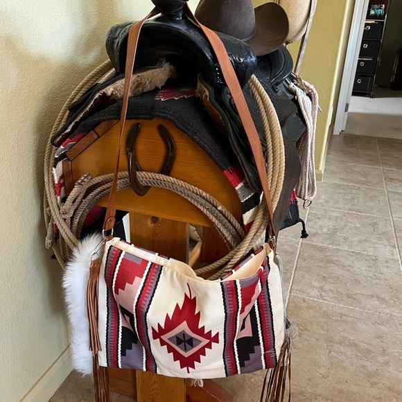 ❤️ Southwestern Aztec Boho Cowgirl Vegan Purse Tote Bag Brand New Condition ❤️ - Picture 2 of 13